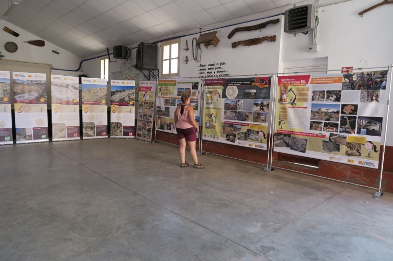 La exposición itinerante “Los yacimientos paleontológicos BIC de la provincia de Teruel” viaja al municipio turolense de Ababuj