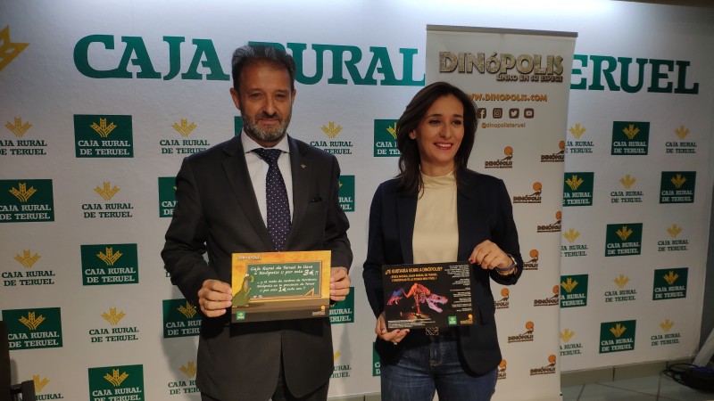 Dinópolis y Caja Rural de Teruel revalidan el convenio que mantendrá precios reducidos para los escolares turolenses