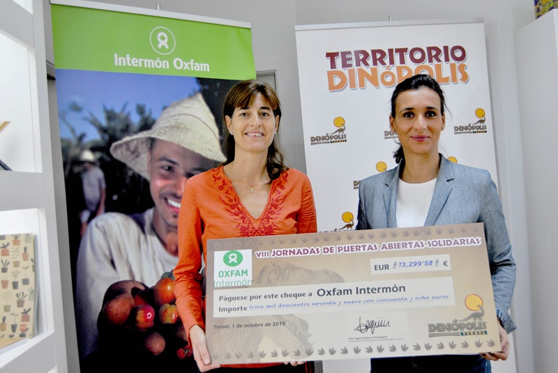 Dinópolis entrega 13.299 euros a Oxfam Intermón recaudados gracias a sus Jornadas Solidarias.