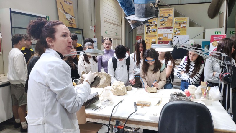 Visitantes a Dinópolis y centros educativos de la provincia celebran el Día de los Museos de la mano de la Fundación Dinópolis