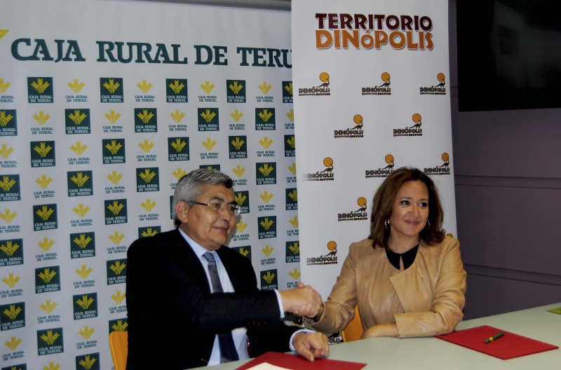 Más de 10.000 escolares turolenses se han beneficiado de la oferta lanzada por Caja Rural y Dinópolis.