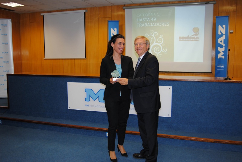 Dinópolis recibe el ‘Premio MAZ Empresa Saludable’.