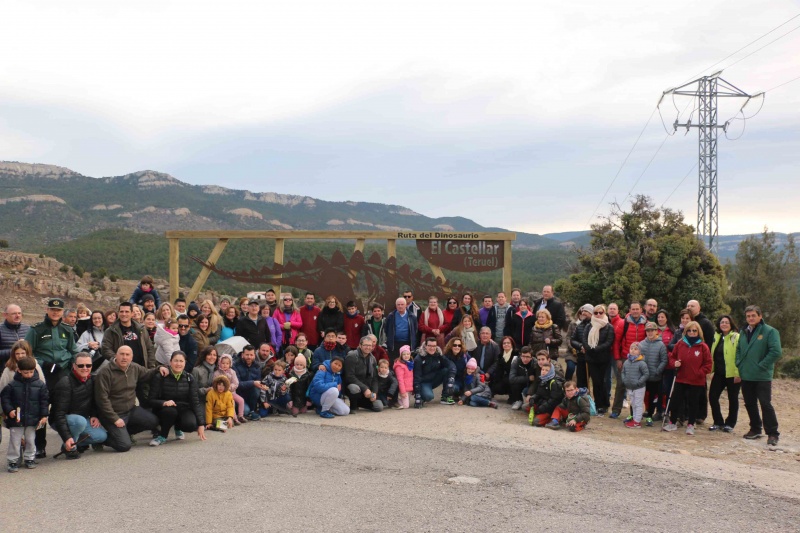 Inaugurada La 'Ruta del Dinosaurio': la primera exhibición permanente de España con huesos originales de dinosaurio.