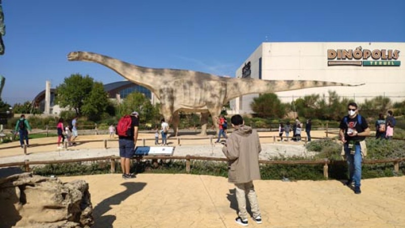 Dinópolis recibe más de 3.600 visitantes durante este puente de Todos los Santos