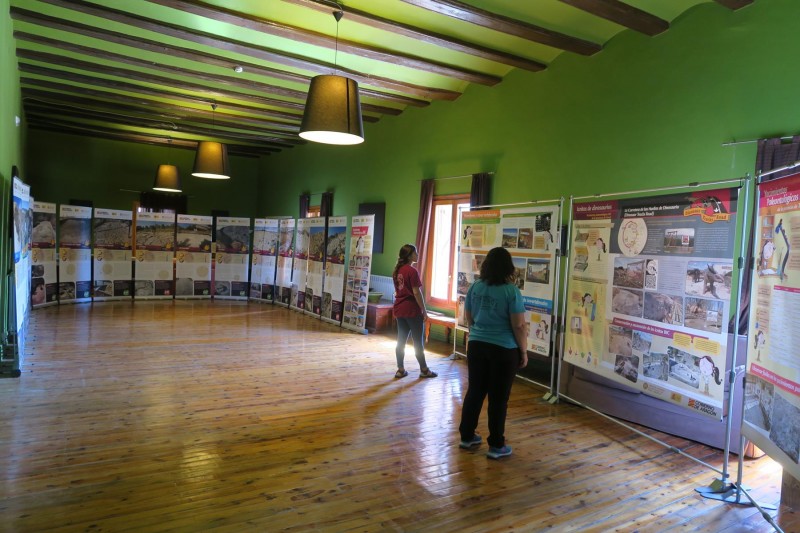 La exposición itinerante “Los yacimientos paleontológicos BIC de la provincia de Teruel” ‘viaja’ al municipio turolense de El Castellar