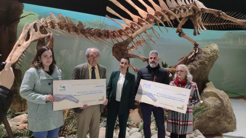 Dinópolis entrega a la Asociación Española de GRINPATÍAS y a la Asociación Alzheimer Teruel el importe recaudado en sus XIII Jornadas Solidarias.