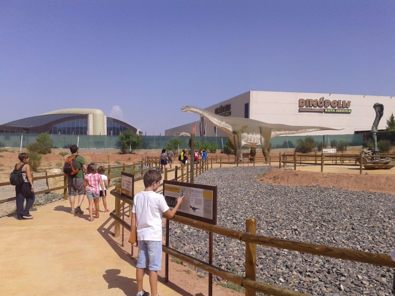 Más de 75.000 personas visitan Territorio Dinópolis durante este verano.