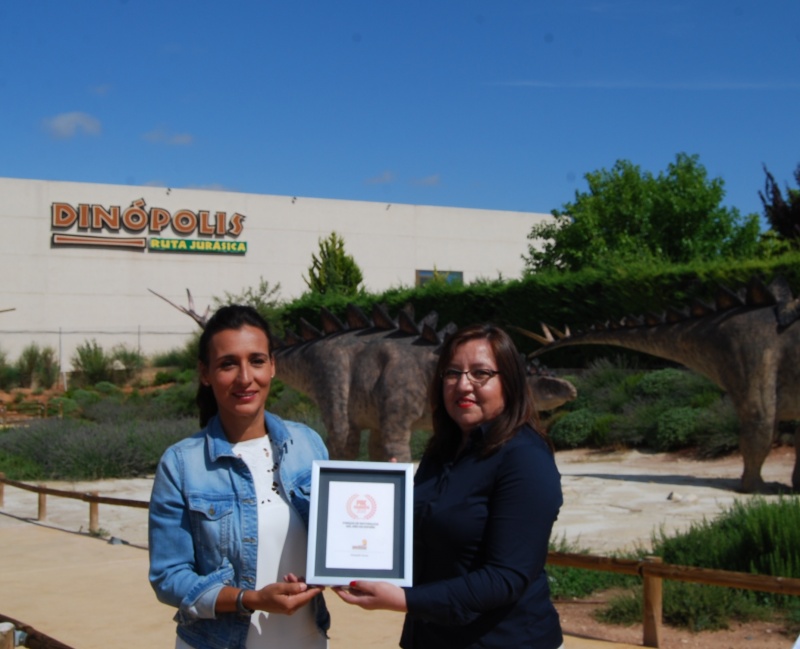 Dinópolis recibe el premio al ‘Mejor Parque de Naturaleza del Año’ en los PAC AWARDS 2018