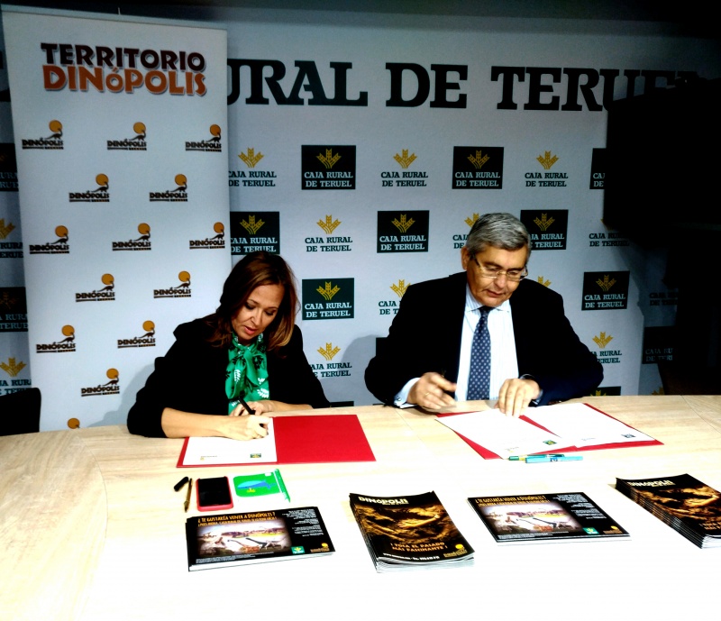 Más de 12.000 escolares turolenses se han beneficiado de la oferta lanzada por Caja Rural y Dinópolis.